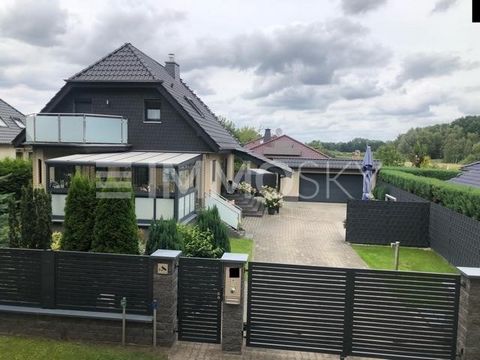 Verlang je naar de retraite van je familie met net dat beetje extra? Welkom in het hart van luxe en exclusiviteit aan de Mellensee! Dit uitzonderlijke familiehuis opent een wereld van elegantie en verfijning op een ruim perceel. De moderne architectu...