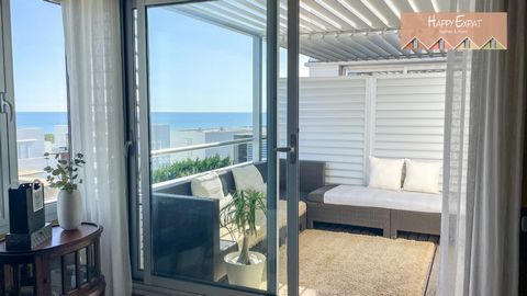 Happy Expat homes&more est fier de vous présenter ce penthouse en duplex avec vue sur la mer et une grande terrasse. Dans l’urbanisation exclusive de Casas del Mar, un penthouse en duplex avec vue sur la mer et trois terrasses est à vendre. La maison...