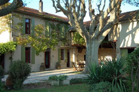 Ensemble immobilier (habitation + 2 dépendances) Venez découvrir ce MAS traditionnel provençal du XIXème siècle au cœur des Alpilles dans lequel calme, intimité et quiétude sont au rendez-vous. A seulement 10 minutes de Saint Rémy de Provence et 20 m...