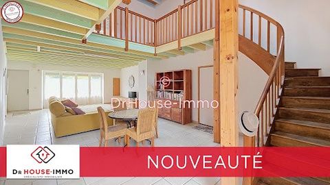 Spacieuse maison à Brioux-sur-Boutonne de 285 m² – Aucun travaux à prévoir ! Située au cœur de Brioux-sur-Boutonne, cette maison spacieuse de 285 m² est à la fois jolie, agréable et très lumineuse. Venez vite découvrir ce bien où vous pourrez directe...