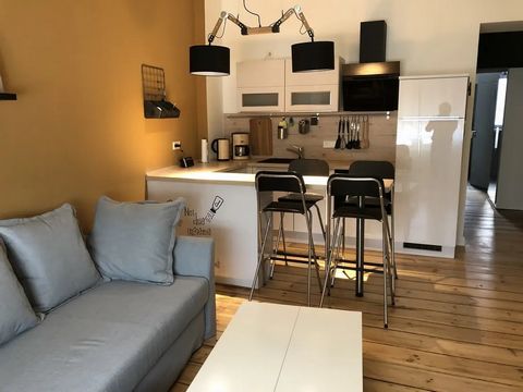 bezugsfreie 2 Zimmer Wohnung im gepflegten Altbau, Erstbezug nach Sanierung, gehobene Ausstattung, Balkon/Terrasse, eigener Gartenanteil *Dieses Exposé ist in deutscher, englischer und russischer Sprache vorhanden. *English : This Expose is available...