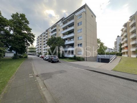 Diese charmante 3-Zimmer-Wohnung bietet mit ihren 80 m² Wohnfläche ein behagliches Zuhause in einer ruhigen und familienfreundlichen Umgebung im begehrten Gießen Schiffenberger Tal. Das Gebäude wurde im Jahr 1973 errichtet und verfügt über insgesamt ...