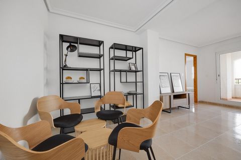 2 slaapkamer appartement te koop in San Fulgencio(Alicante)~ ~De woning is volledig gerenoveerd, bestaat uit 2 slaapkamers met inbouwkasten en 1 badkamer, aparte keuken, woonkamer met balkon. ~Het meubilair van het appartement is niet bij de prijs in...