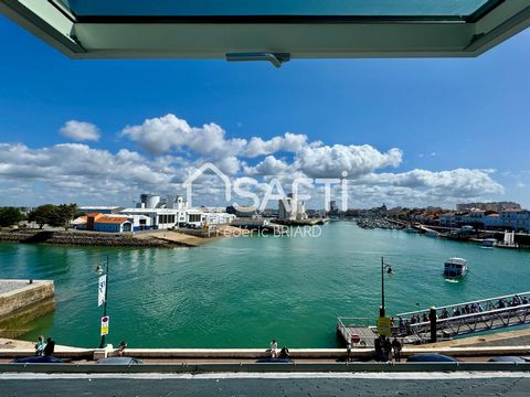 Frédéric BRIARD vous propose cet appartement de 47.09m2 au sol / 17.83m2 Carrez, cocooning et sans travaux situé au pied du bateau-passeur, sur les quais de la Chaume. Vue magique sur le chenal, les Sables .... Situé au 3ème et dernier étage d'un imm...