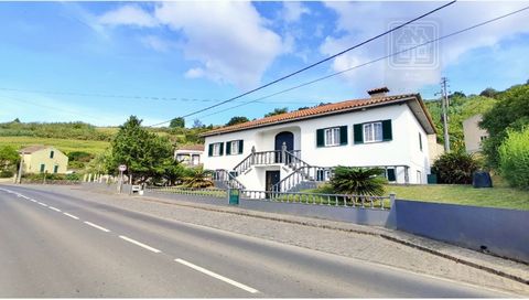 We present a unique opportunity for the acquisition of a property with 9,000 m² of land, consisting of two urban buildings, located in the parish of Ginetes, Várzea area, municipality of Ponta Delgada, São Miguel Island, Azores. This property offers ...