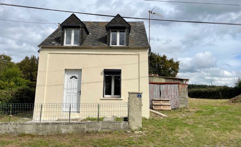 Nous vous proposons cette jolie maison rénovée située à 15 minutes de Guise. En rez-de-chaussée, vous trouverez une cuisine ( à aménager selon votre goût) ouverte sur un grand séjour lumineux, une salle de bain avec baignoire d’angle et WC séparé. A ...