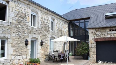 Auf der Suche nach ein bisschen Nostalgie an einem ungewöhnlichen Ort? In einem kleinen Weiler in der Region Champagne Ardenne finden Sie dieses außergewöhnliche Haus. Dieses komplett renovierte Steinhaus umfasst: Im Erdgeschoss -Eingang -Wohnzimmer ...