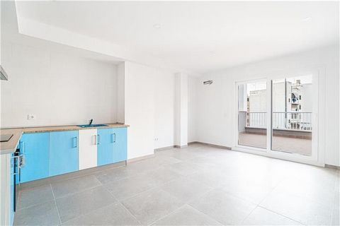 Brandneu. Maisonette mit Terrasse im Erdgeschoss von ca. 30m2. Diese Immobilie hat eine Fläche von ca. 100m2 plus Terrasse, besteht aus einem geräumigen Wohnzimmer mit integrierter Einbauküche und Zugang zur Terrasse, 3 Schlafzimmern, 2 Bädern (1 en ...