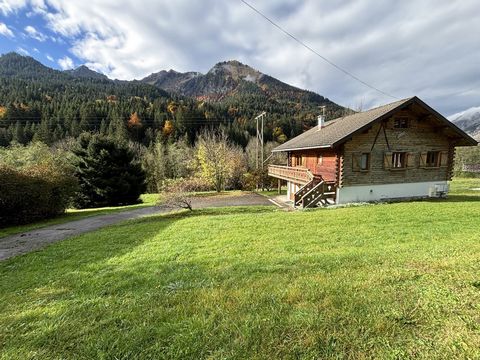 Châtel Immo votre agence immobilière en Vallée d'Abondance, vous présente ce chalet de 7 pièces dans le secteur de la Chapelle d'Abondance. Localisé à la Ville du Nant et orienté Sud, il est accessible aussi bien en voiture qu'en bus notamment par un...