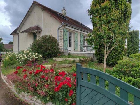 Située à 10 minute à pied des commodités de Savigné l'Evêque et à 15 minutes en voiture de la gare du Mans, venez découvrir ce pavillon sur sous sol habitable de suite. D'une surface habitable de 114 m², la maison se compose de plain pied d'une cuisi...