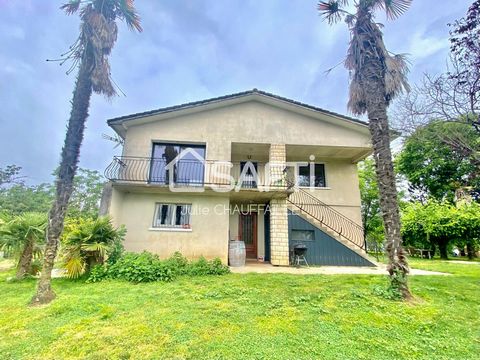 Située à seulement 10 minutes de Marmande. Cette maison s'étend sur un vaste terrain de 3392 m² en pleine campagne. La propriété offre un cadre paisible, idéal pour les amoureux de la nature, tout en restant à proximité des commodités essentielles. L...