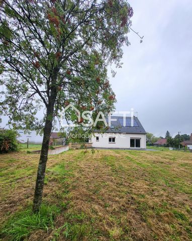 Maison individuelle semi plain pied de 130 m² sur terrain clos et arboré de 1700 m². Rdc : Entrée , cuisine équipée ouverte sur pièce de vie lumineuse avec sa baie vitrée donnant sur la terrasse exposée S/O, 1 chambre, lingerie avec la possibilité de...