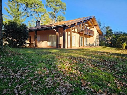 Votre havre de paix vous attend ! Découvrez cette somptueuse villa d'architecte, véritable oasis de calme dans un quartier très recherché de Saint-Paul-lès-Dax. Ses volumes généreux, ses grandes baies vitrées donnant sur un parc arboré de 2700m², son...