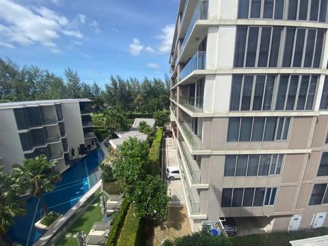 This large 3 bedroom condo is located on the 5th floor overlooking the pool and garden area. The unit which is 147 sqm has a nice open plan living and kitchen area, 3 bedrooms, 3 bathrooms and balcony. The Pine development is located in the quiet par...