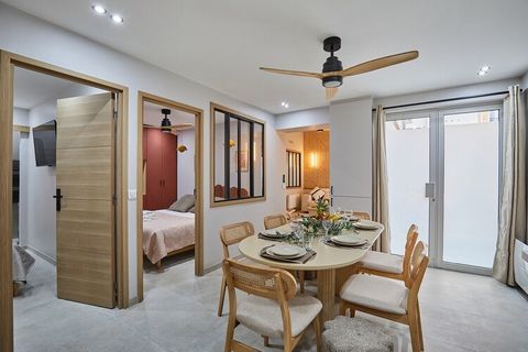 Bienvenidos a nuestro magnífico apartamento en París, a solo unos minutos del Bois de Vincennes. Nos complace presentar nuestro nuevo apartamento (finalizado el 30/12/23), decorado con gusto por profesionales con materiales modernos, luminoso, elegan...