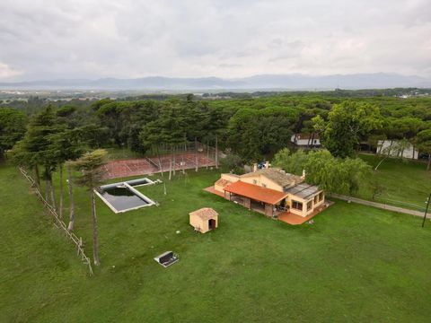 Desde Barnes Costa Brava presentamos una gran oportunidad de adquirir una típica Masia de Piedra Catalana en una de las zonas mas cotizadas de la provincia de Girona, en el triangulo de Oro entre la ciudad de Girona , la Costa Brava y el prestigioso ...