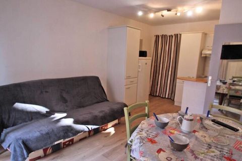 T2 hutappartement van 27m² - Le Victoria B Verhoogde begane grond - maximaal 4 personen Appartement met hut met 1 slaapkamer, geschikt voor maximaal 4 personen, ideaal gelegen in het centrum van Sainte-Maxime. Het heeft geweldige voorzieningen, evena...