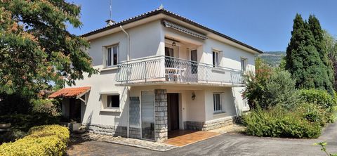 Maison T6 178 m² avec garage et terrain de 1008 m²
