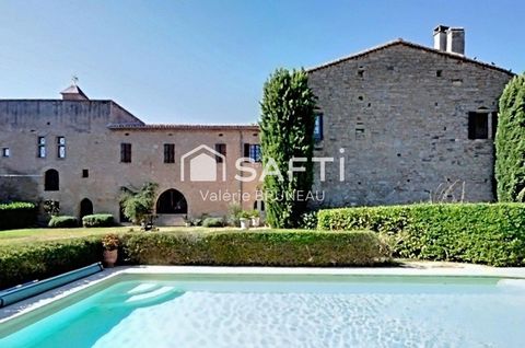 CHATEAU MEDIEVAL RENOVE 550M2 / APPARTEMENT / STUDIO sur plus de 2Ha de terrain