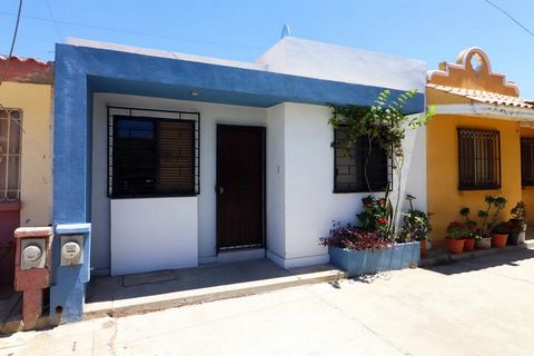 One-storey house located in a safe and quiet area; the gated houses of Arboledas II are a special place to live since the privacy is almost like a private one but without paying administration fees. It has access to key roads to move anywhere in the ...