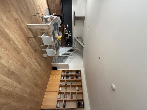 Ensemble de 2 maisons en pierres avec murs commerciaux