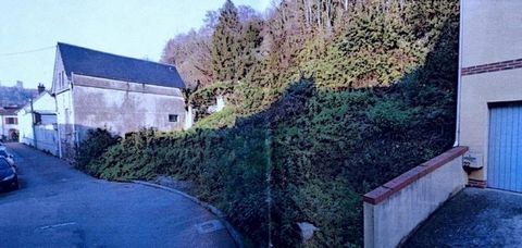 Terrain de 500m2 constructible sur 246m2 doté d'un permis pour une habitation de 98m2