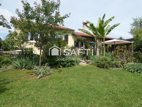Maison de semi-plain-pied avec demi sous sol.