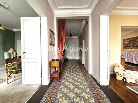 MAGNIFIQUE MAISON BOURGEOISE A 10 MINUTES DE THOUARS