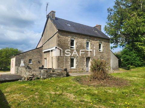 Maison familiale de 160 m2 avec bâtiments annexes sur terrain d'environ 12 500 m2