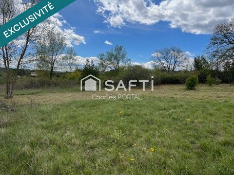 superbe terrain plat de 1220M²