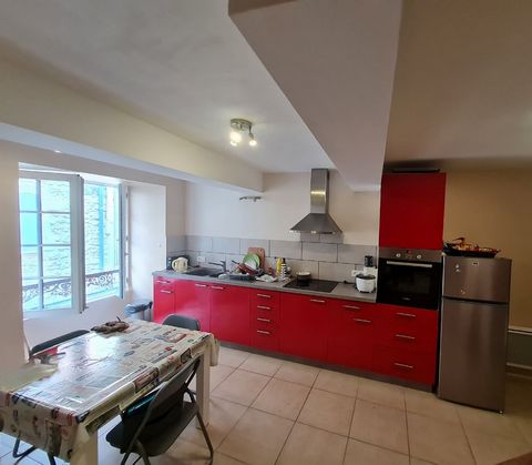 Maison de Ville avec Potentiel d'Accueil et Professionnel