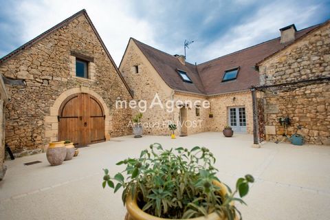 Demeure de charme avec piscine et dépendances