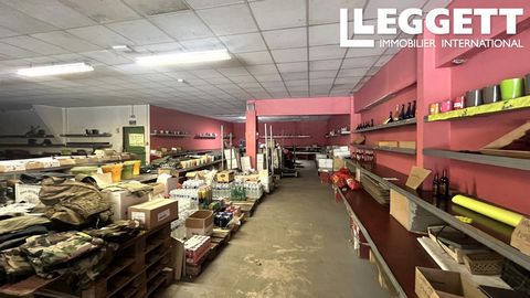 A40591MUC16 - A vendre à l'entrée d'un grand village, un immense local pour une activité commerciale ou autre avec un terrain à l'arrière dont une partie est constructible. Cette grande bâtisse de 400 m2, toujours en activité de vente diverses et de ...