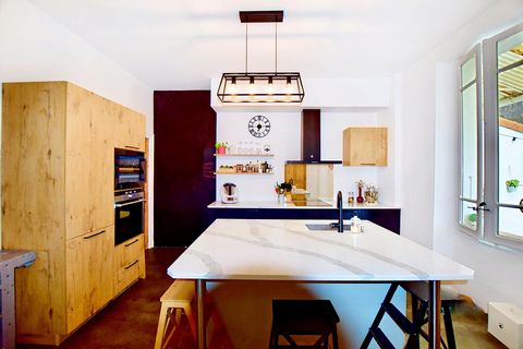 Maison de ville chaleureuse avec jardin, piscine et garage