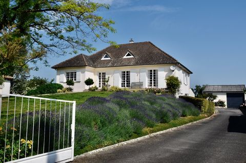 Élégante propriété de village avec 2 gîtes et superbe piscine creusée
