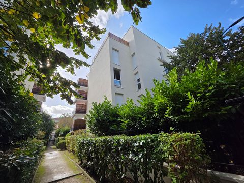 Appartement de 2002, 4 pièces, 79m² à Colombe