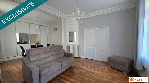 Grande maison bourgeoise T6 en cœur de ville avec grande cour et garage