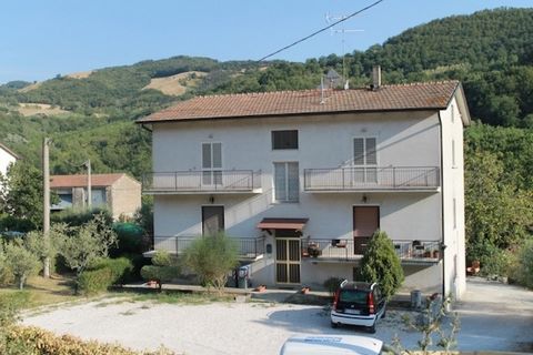 € 220,000 €145,000 5-bedroom house Between the beautiful medieval towns of Perugia and Assisi, just 10 minutes from the International Airport Sant'Egidio, semi-detached house immediately habitable. The building consists of : On the first floor there ...