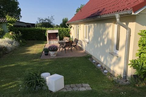 This spacious 2-bedroom cottage can accommodate 4 people. It is near the Baltic sea and has a garden, terrace, barbecue and beach chair for an ideal day out with family and friends. The city of Hohenkirchen is located on the quiet Baltic Sea Bay and ...