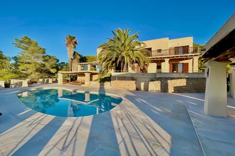 Tourist license Total privacy & security on elevated hilltop location Clam and peaceful, embedded in the authentic Ibizan nature Sunset view Impressive sea view & panoramic country view Swimming pool (salt water), illuminated, pool shower and toilet ...