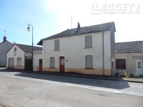 110996DMO18 - A house that was previously 2 flats now requires an internal staircase to become a 3 or 4 bedroom dwelling. In the centre of a village with shops, chemist, doctors and bank and just 5 minutes from the leisure lake at Sidialles with zipl...