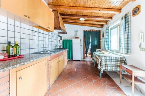 This splendid holiday home in Agnone, located just a few steps from the sea, perfect for a relaxing beach holiday. With a pretty terrace laid out, you can enjoy a drink under the starry night or dance on some jazz and enjoy yourselves. Situated in a ...
