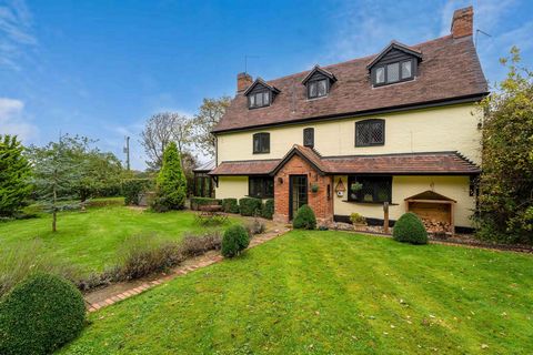 Little Shortwood Farm is a unique private property located in the popular area of Tardebigge. Set in approximately 9 acres, this 5-bedroom farmhouse has a wealth of original features including beams and Inglenook fireplaces with cosy log burners. The...