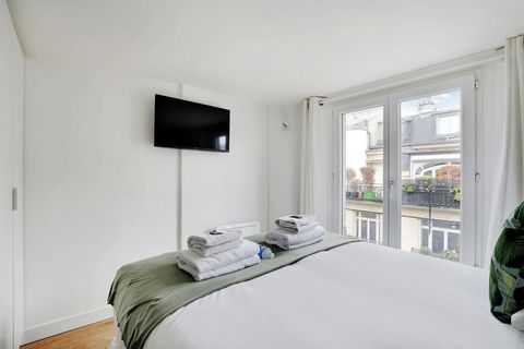 Appartement parfaitement optimisé très bien situé au coeur du 17ème arrondissement de Paris.