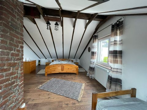 Spacious apartment in the attic in the high Sauerland. Ideal location for a longer stay. The nature and the many recreational opportunities in the area both in winter (ski resorts) and in summer (forest walks) offer the ideal balance from the stressf...