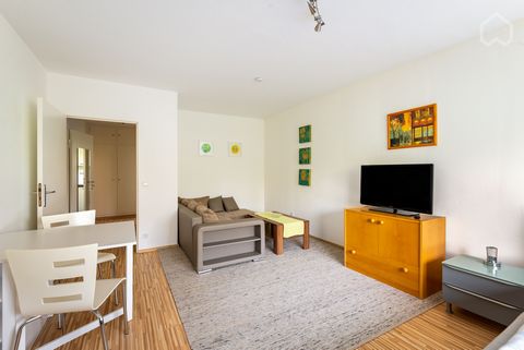 The furnished 1-room apartment in Mainz-Oberstadt is looking for a new tenant with a fixed-term lease. The cozy apartment has been furnished and decorated with great attention to detail. It impresses with a new kitchen with oven, stove, dishwasher, m...