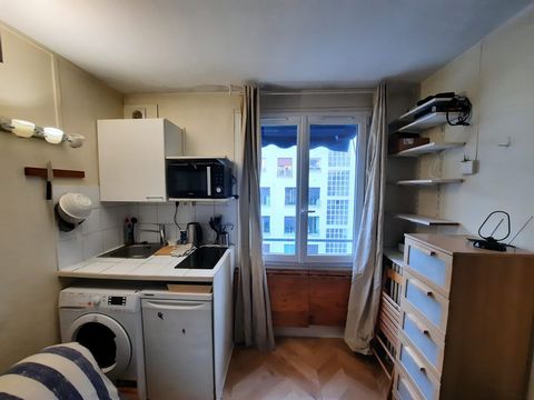Room fully equipied next to Place de l'Etoile and Avenue Foch
