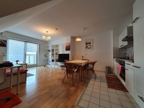 Comfort apartment Bochum-Höntrop 40 sqm furnished apartment with large balcony A bright apartment with high quality parquet flooring and large sunny balcony for leisure and cable TV and Internet connection for your business as well as an extensive in...