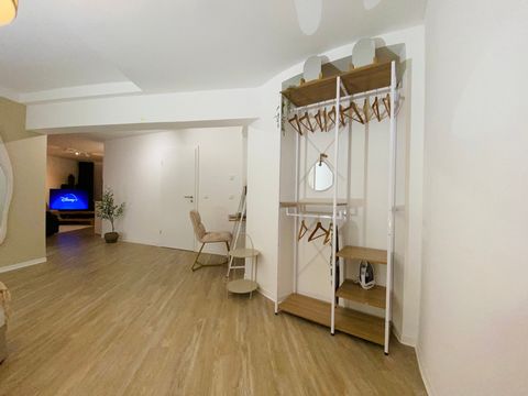 Welcome to your exclusive retreat nestled in the heart of Essen! This stylish studio apartment within a former air-raid bunker offers not just a unique living space but also outstanding amenities. Spanning a generous 60 square meters, this apartment ...
