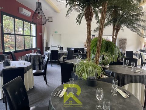 The restaurant's business, inseparable from the commercial premises, is for sale. This restaurant enjoys a very good reputation in the region. It includes a 100m² indoor dining room, a 70m² bar area and a 400m² outdoor terrace overlooking a swimming ...